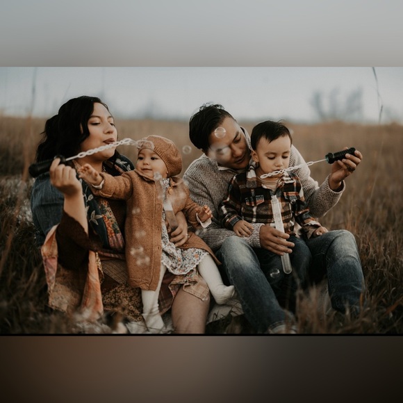 LIKE this flyer to be notified when I’m live 🐆 - Picture 2 of 3